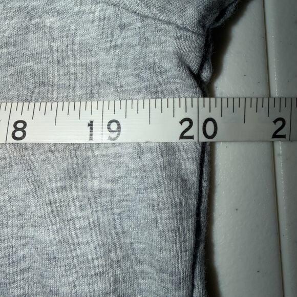 Disney Parks Womens Size XL Gray Long Sleeve Graphic Print T-Shirt - Picture 7 of 8